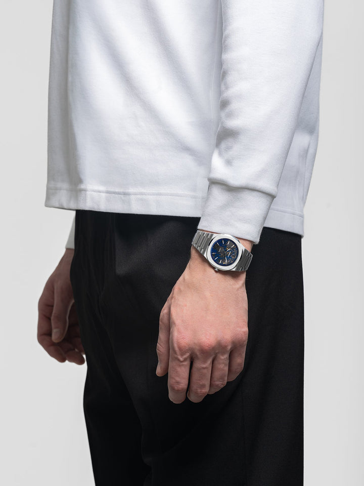 Montre ultra fine D1 Milano Carbon Reef 39 mm D1-UHBJ04