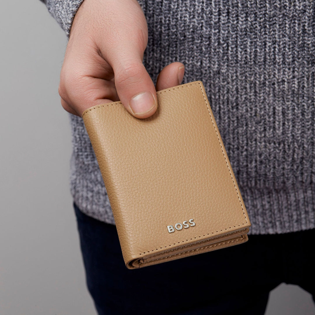 Hugo Boss Tarjetero con solapa y bolsillo para billetes Classic Grained Camel HLG416X