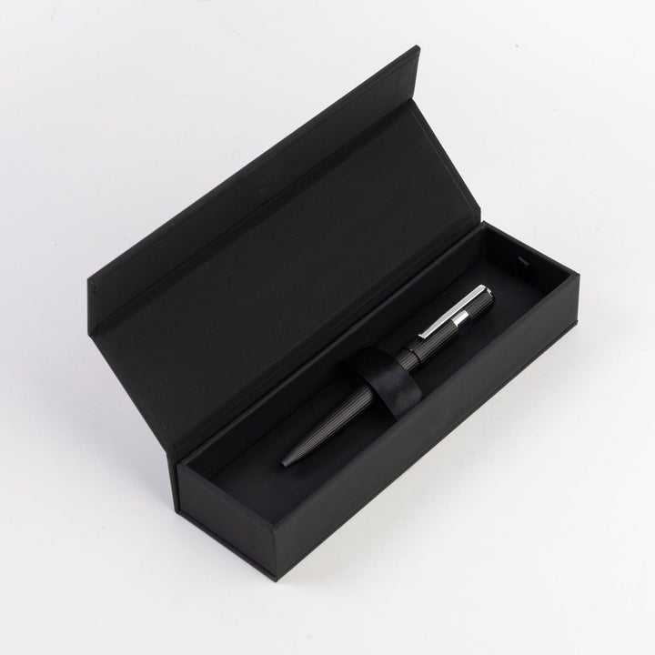 Hugo Boss Penna a sfera Gear Pinstripe Nero / Cromo HSV2854A