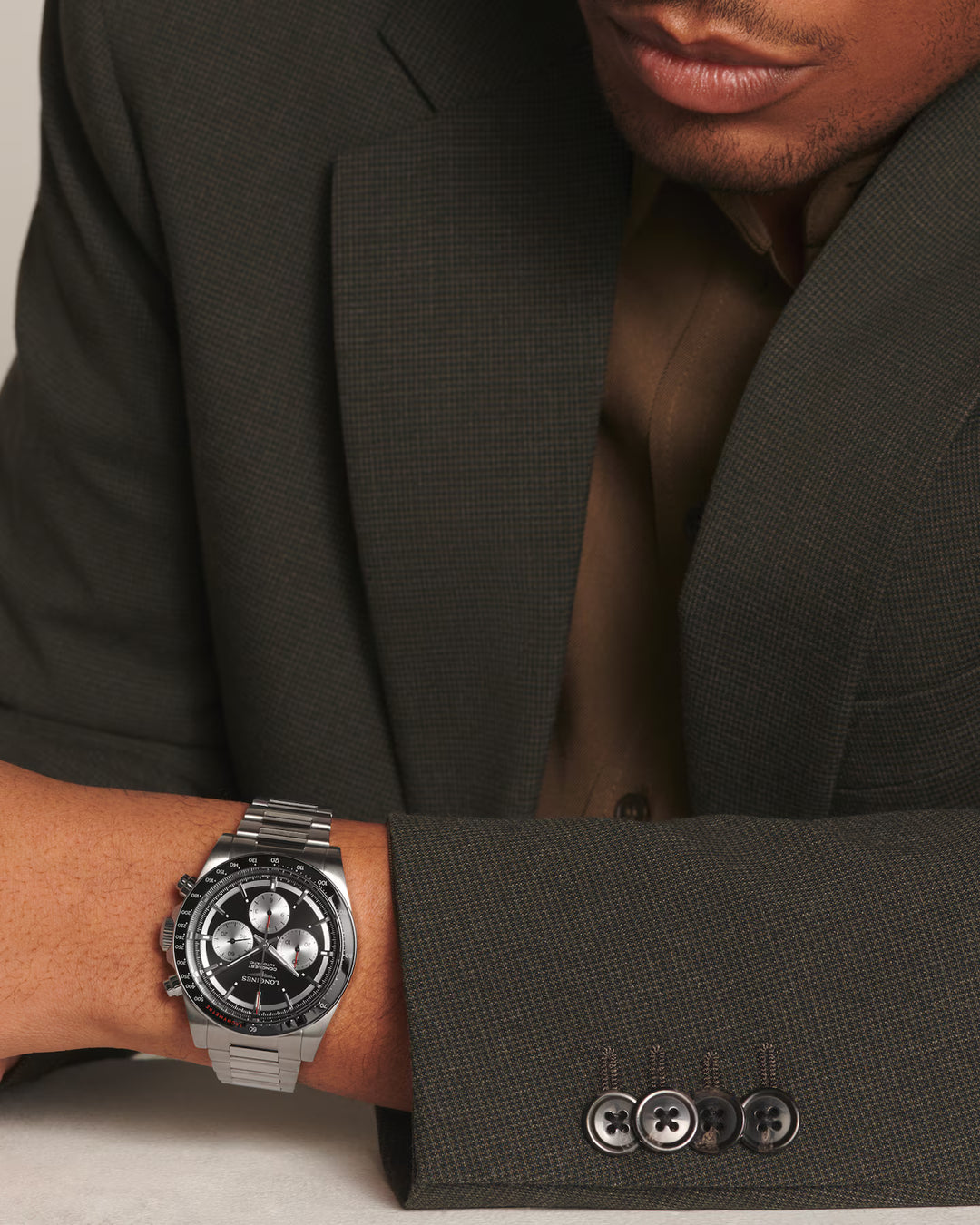 Montre Longines Conquest Chronograph 42 mm en acier automatique noir L3.835.4.52.6