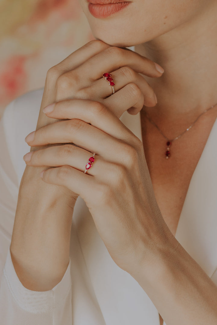 Bague Comete en or rose avec diamants et rubis goutte ANB2636