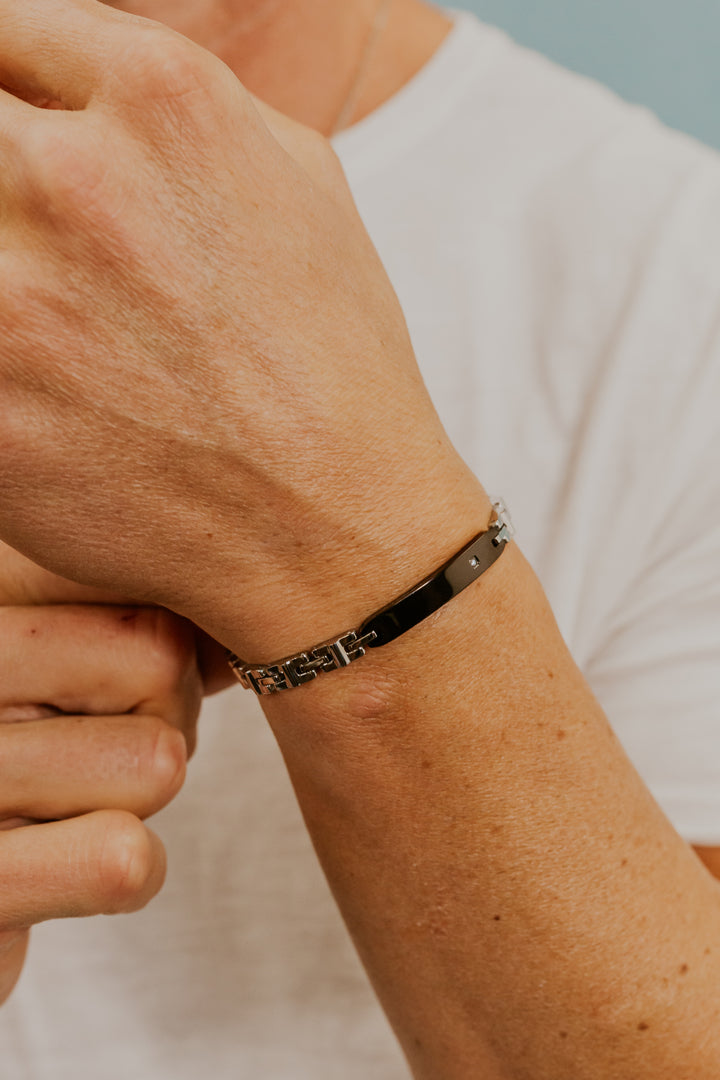 Comete Bracciale acciaio con pvd nero e zircone bianco UBR1205