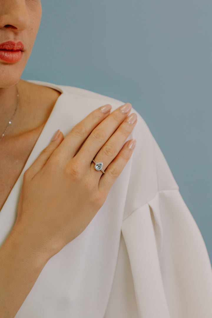 Comete Anello in Oro Diamanti e Acquamarina Goccia ANQ314
