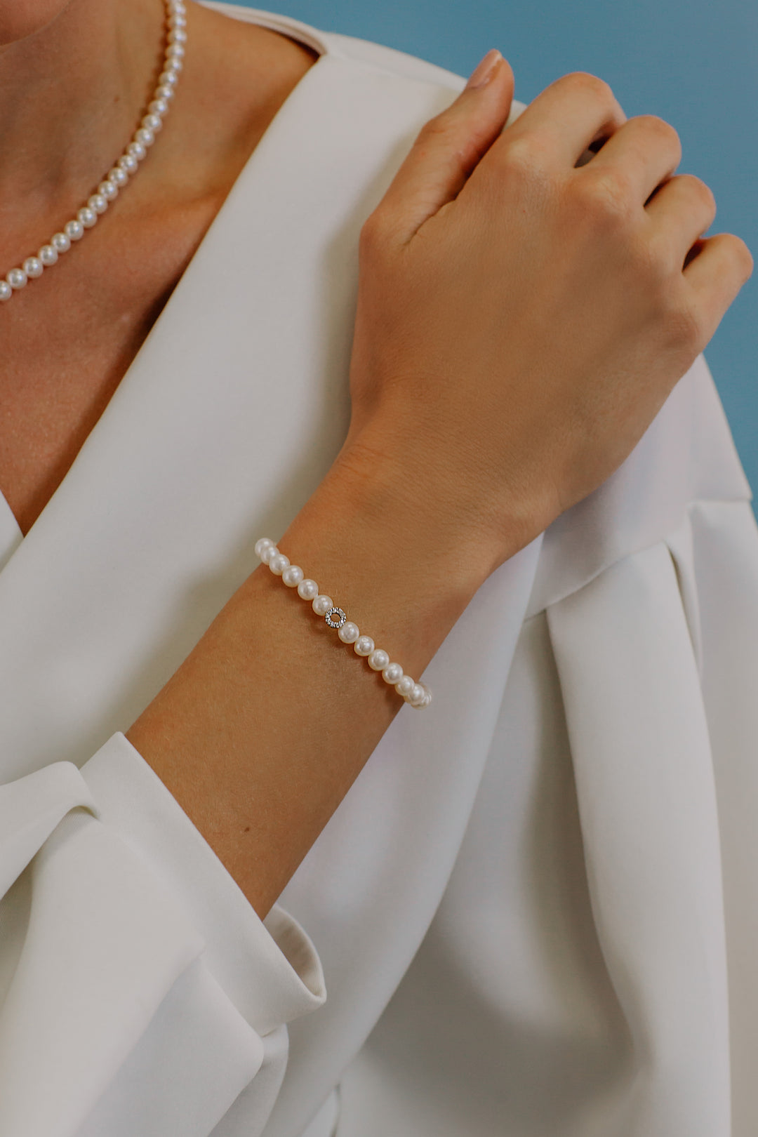 Comete Bracciale Filo Perle Acquadolce in Oro e Diamanti BRQ128