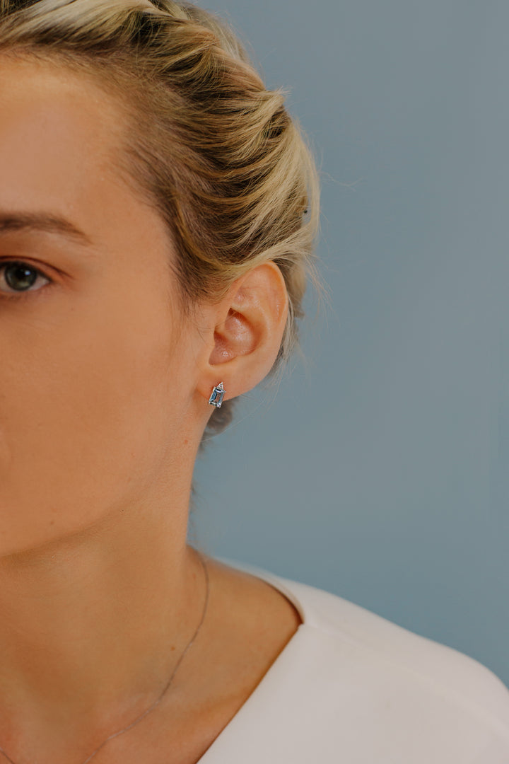 Comete Earrings in Gold, Diamonds and Octagonal Aquamarine ORQ241