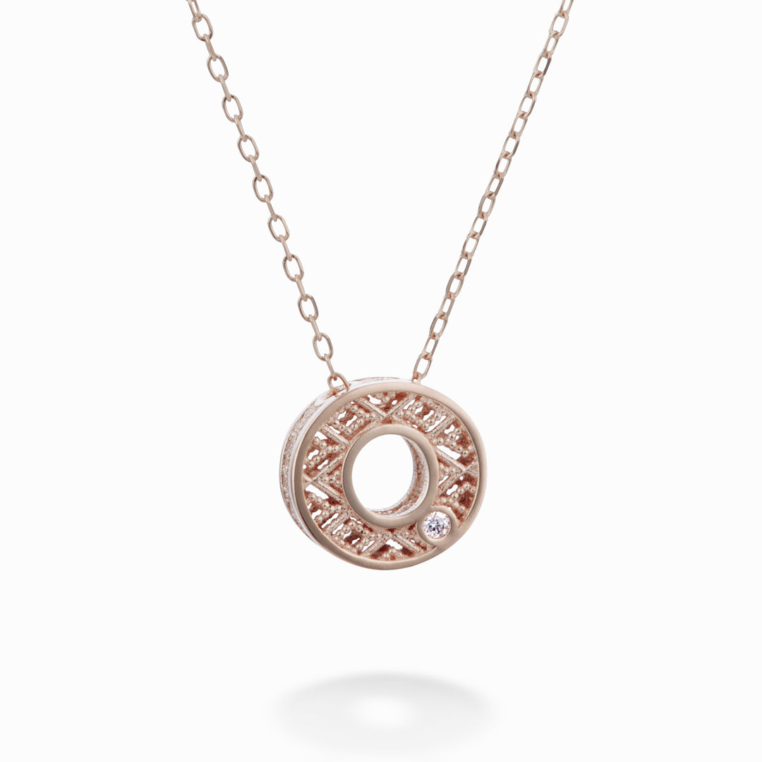 Mikiko cl 18k lettera o oro rosè diam. ct.0,01 MDLETOO3