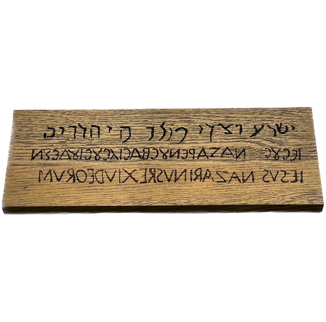 Titulus crucis capodagli op houten tafel wegnè 15x40cm handgemaakte cpd-inri